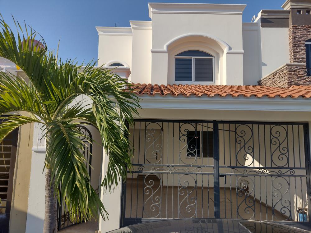 Well located home in Real del Valle